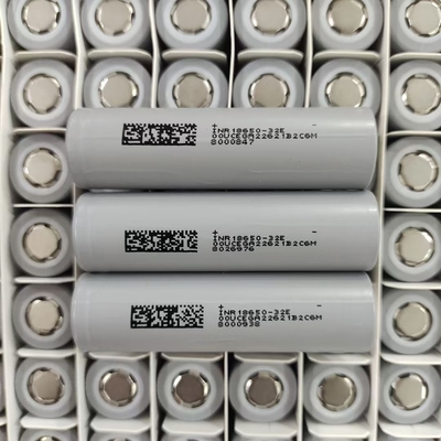 3.7 فولت بطارية الليثيوم الأيونية الأسطوانية القياسية 3200mAh بطارية الليثيوم 18650
